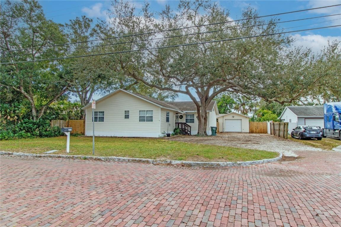 525 4th Ave., Largo, FL 33770