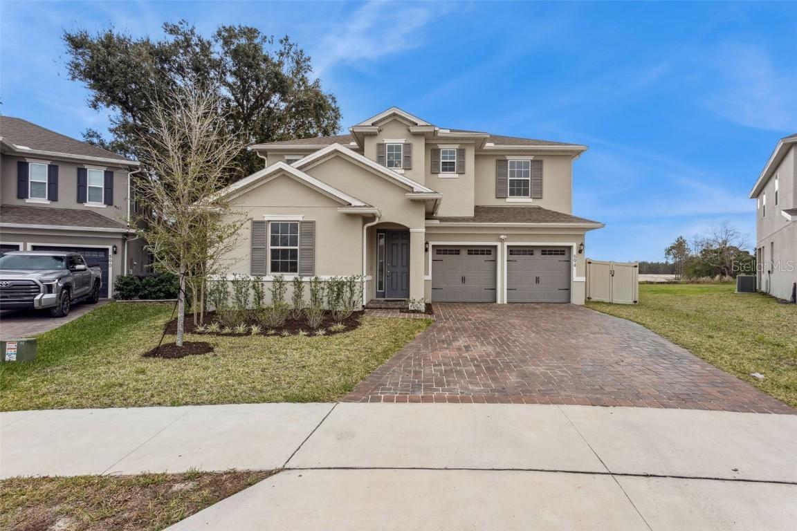 594 Via Bella Ct., Howey In The Hills, FL 34737