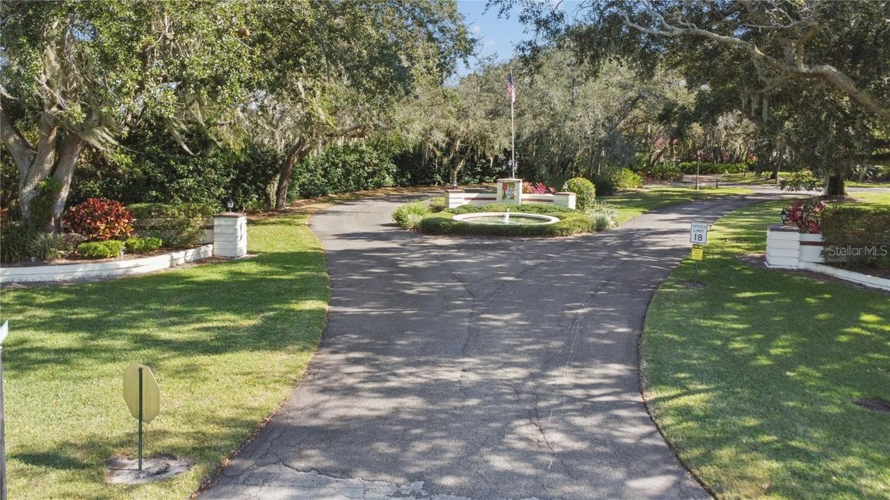 102 Coventry Ln., Haines City, FL 33844