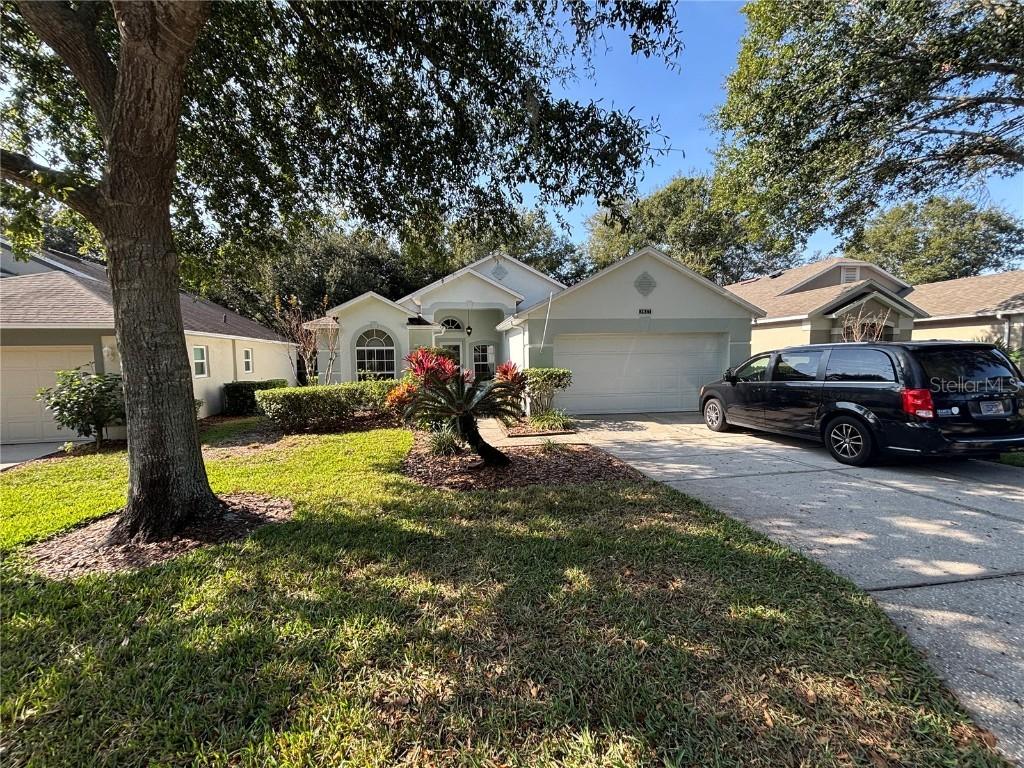 3827 Eversholt St., Clermont, FL 34711