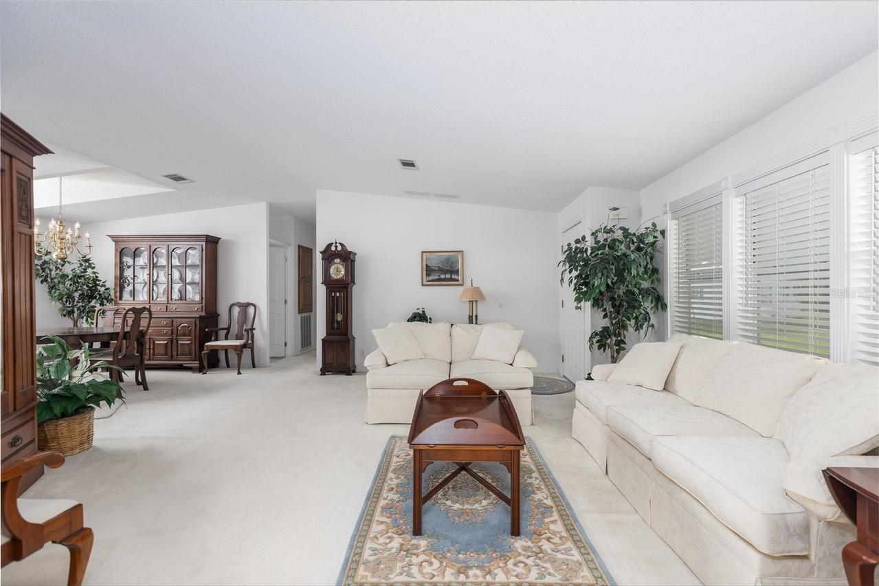 606 Mooring Ln., Edgewater, FL 32141