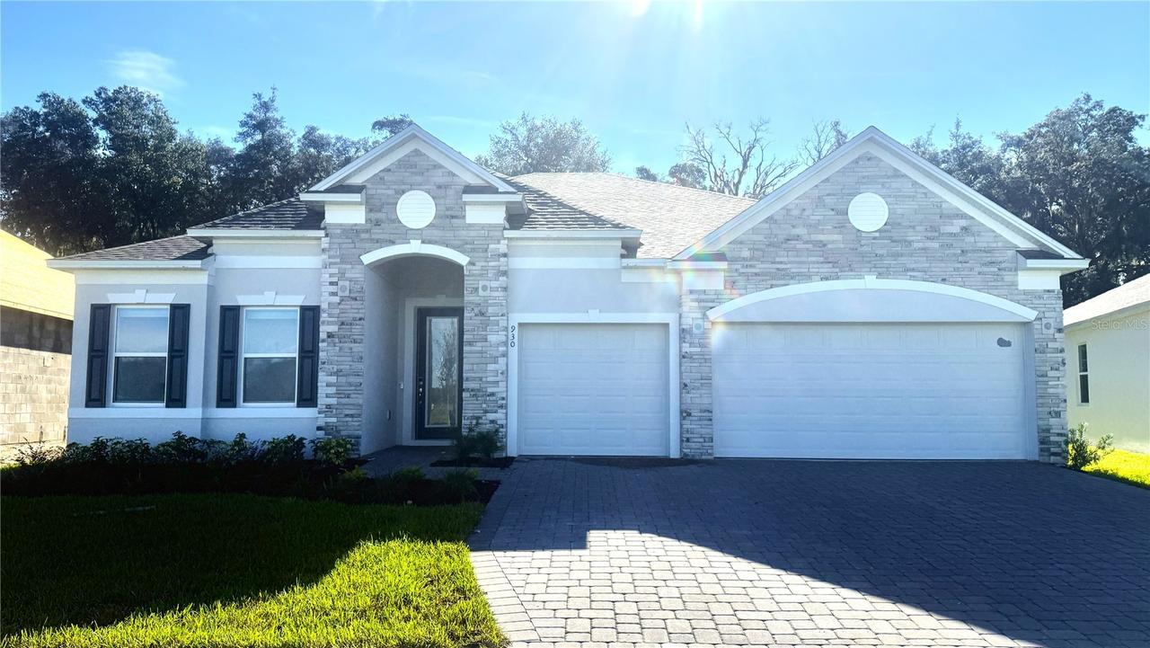930 Buckeye Dr., Lady Lake, FL 32159
