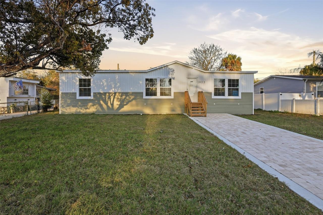 1913 Woodcrest Dr., Ormond Beach, FL 32174