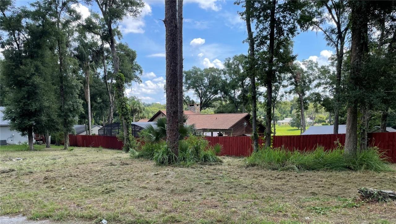 Apawamis Dr., Sorrento, FL 32776