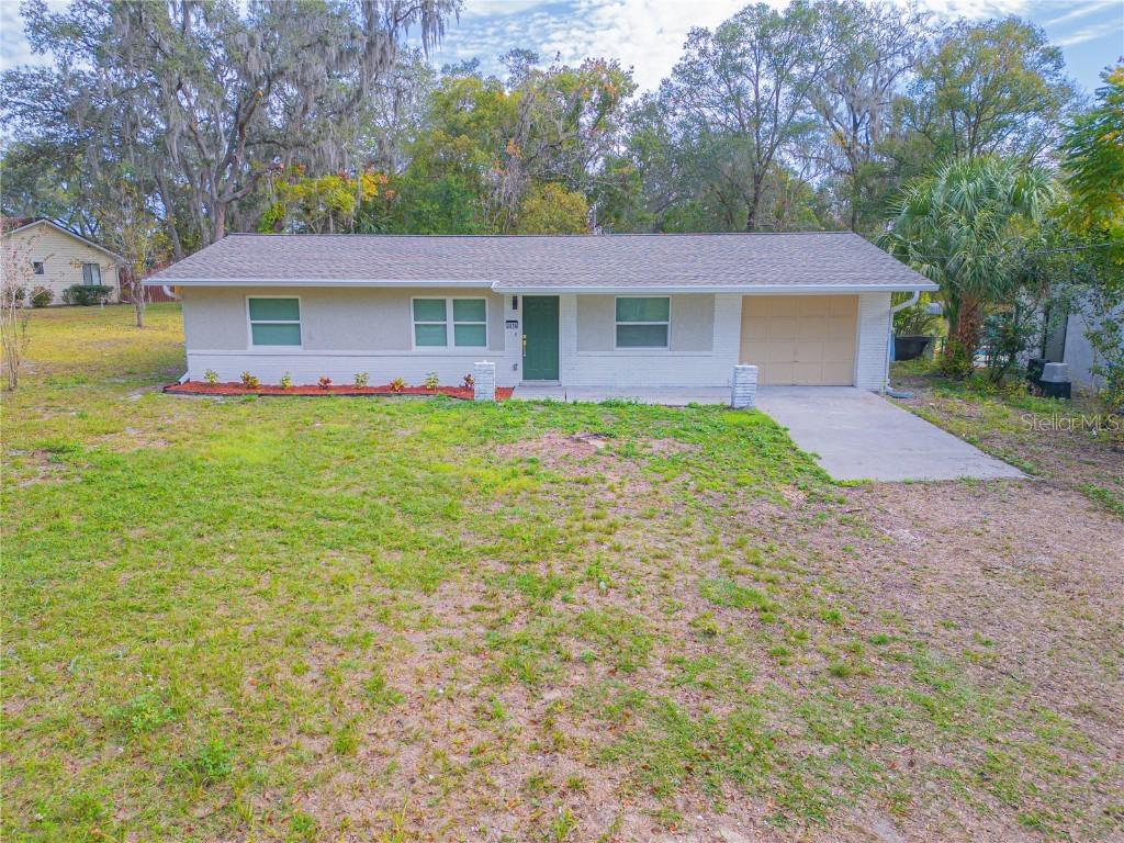 2810 N Thorpe Ave, Orange City, FL 32763