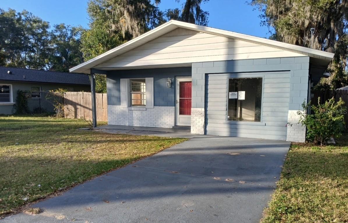 285 E Lake St., Umatilla, FL 32784