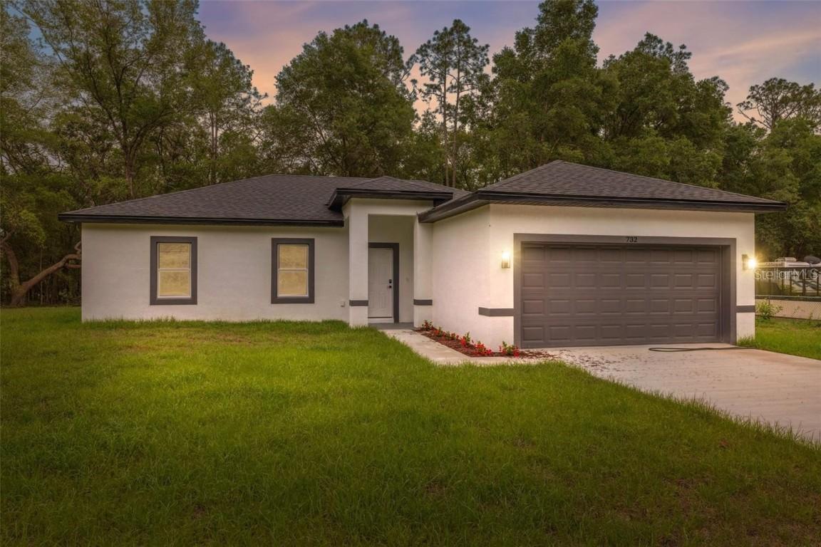 732 W Macroy Pl., Dunnellon, FL 34434