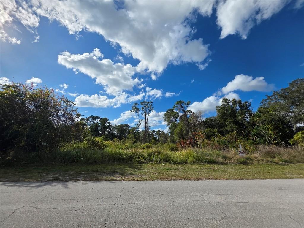 520 W Kingway Dr., Deltona, FL 32725