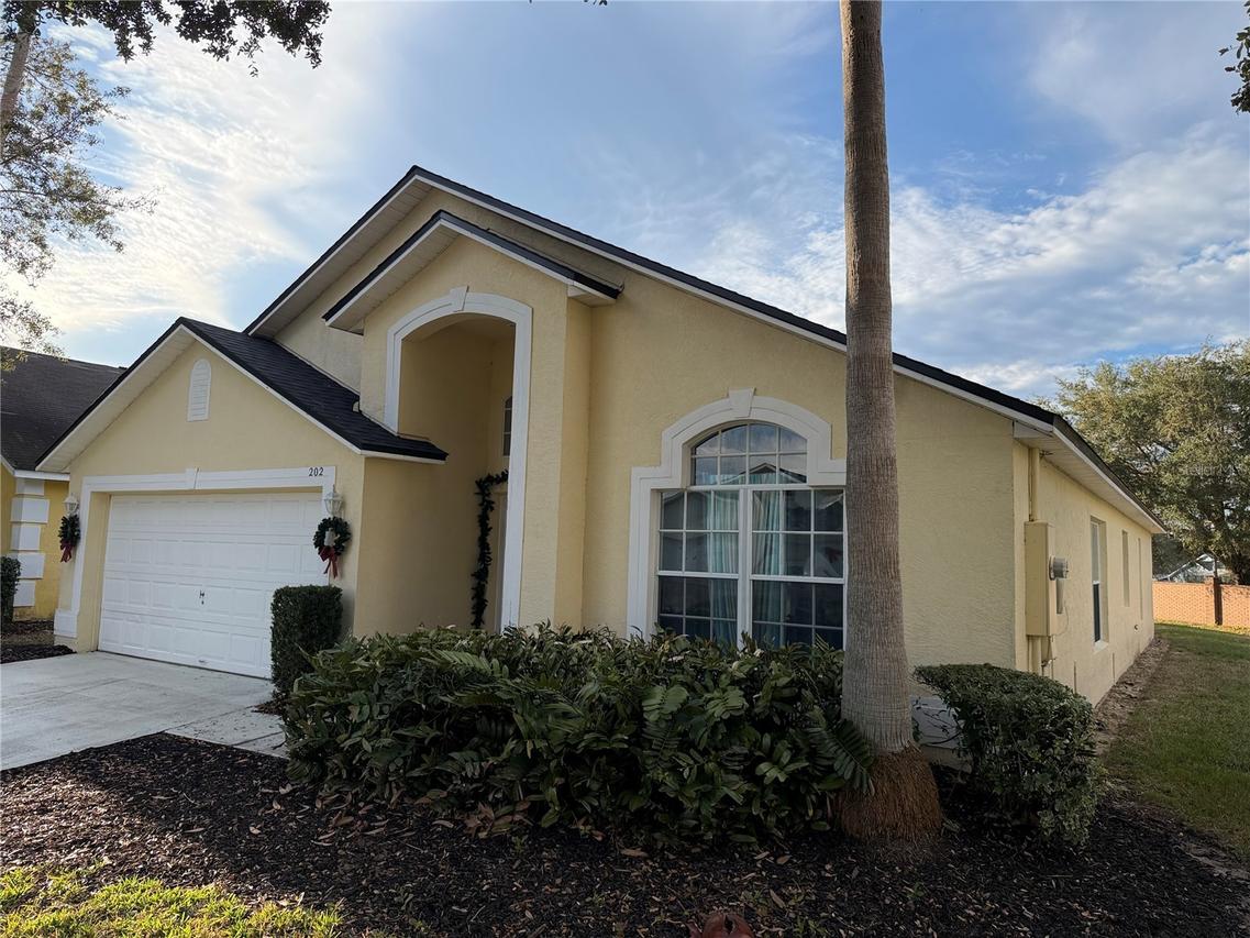 202 S Casterton Cir., Davenport, FL 33897