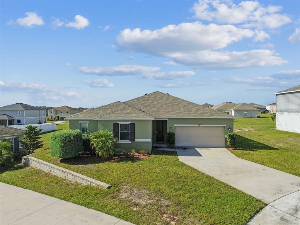 2305 Gladiolus Ln., Mascotte, FL 34753