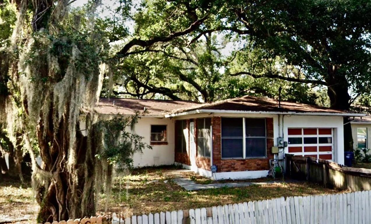 8510 N Seminole Ave., Tampa, FL 33604