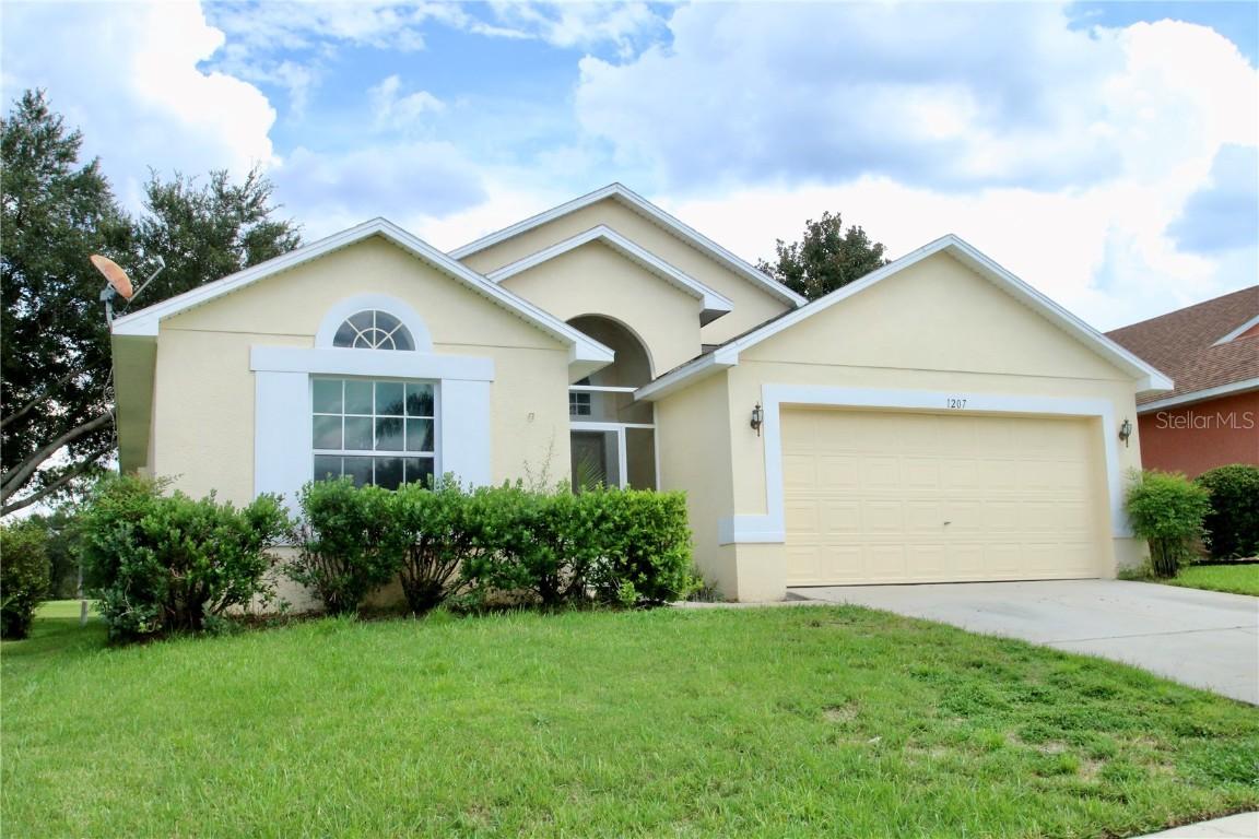 1207 Greenley Ave., Groveland, FL 34736