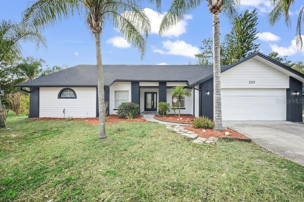 3215 Pine Club Dr., Plant City, FL 33566