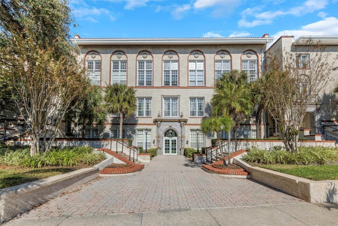 701 Mirror Lake Dr N Dr. #118, St Petersburg, FL 33701