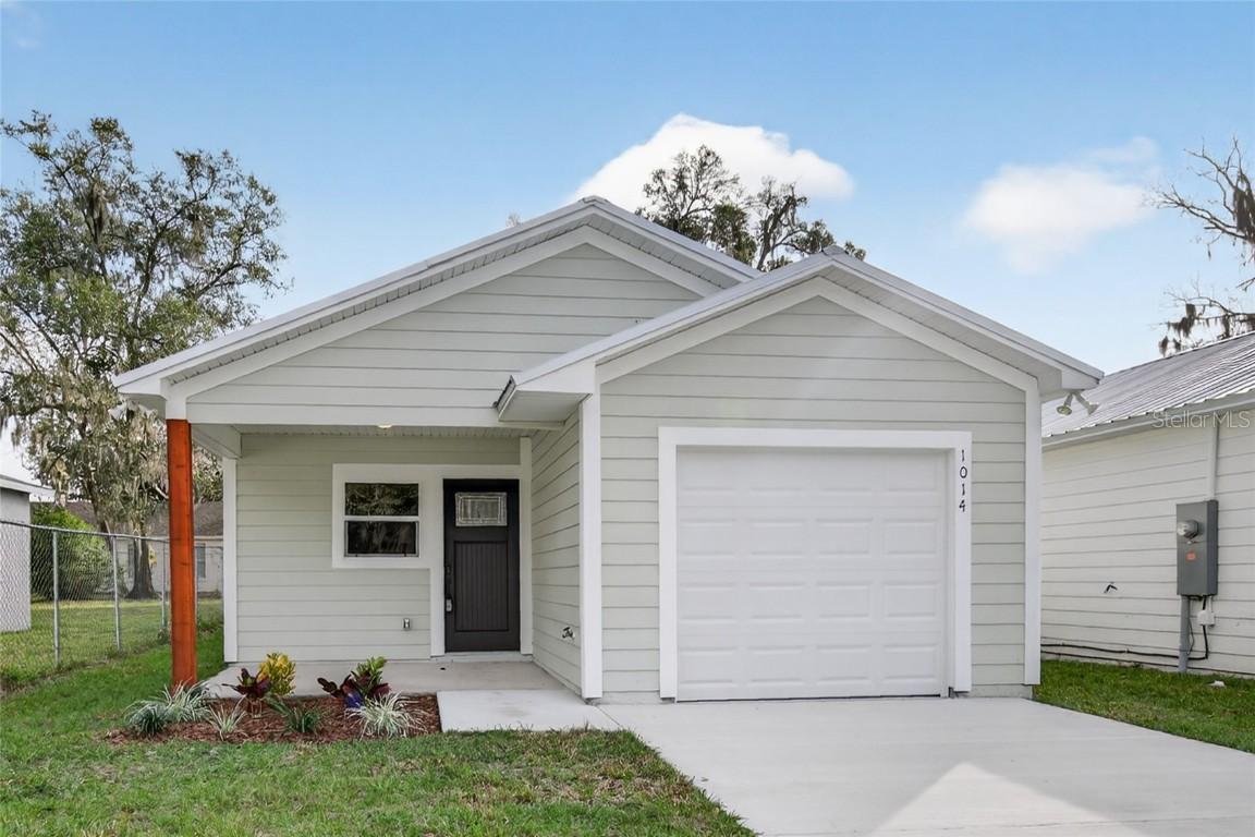 1014 E Hazzard Ave., Eustis, FL 32726