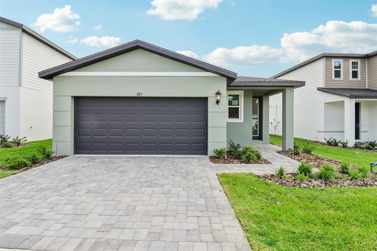 803 Sunshower Dr., Lady Lake, FL 32159