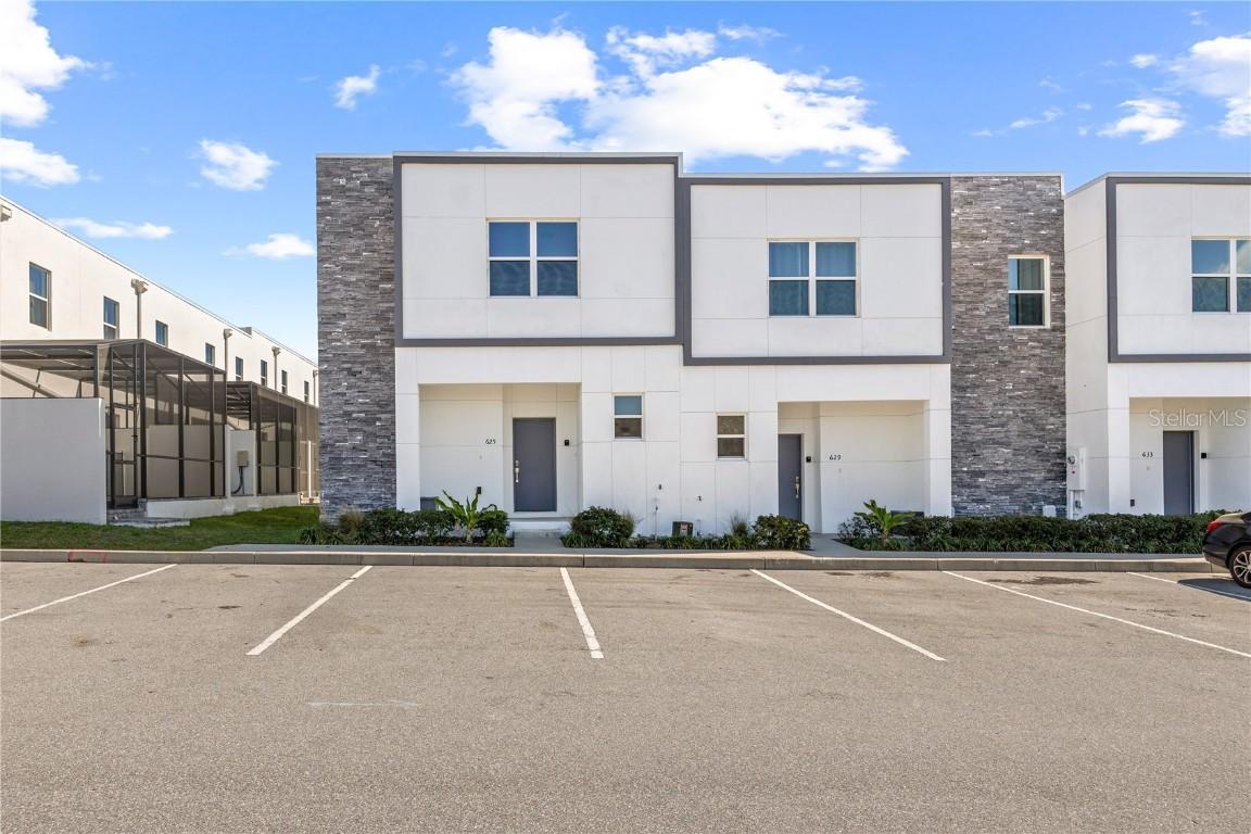 625 Trikomo Dr., Davenport, FL 33896