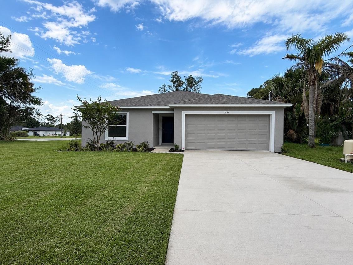 1691 2nd Ave., Deland, FL 32724