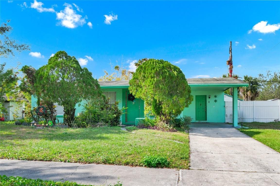 2112 Aaron Ave., Orlando, FL 32811