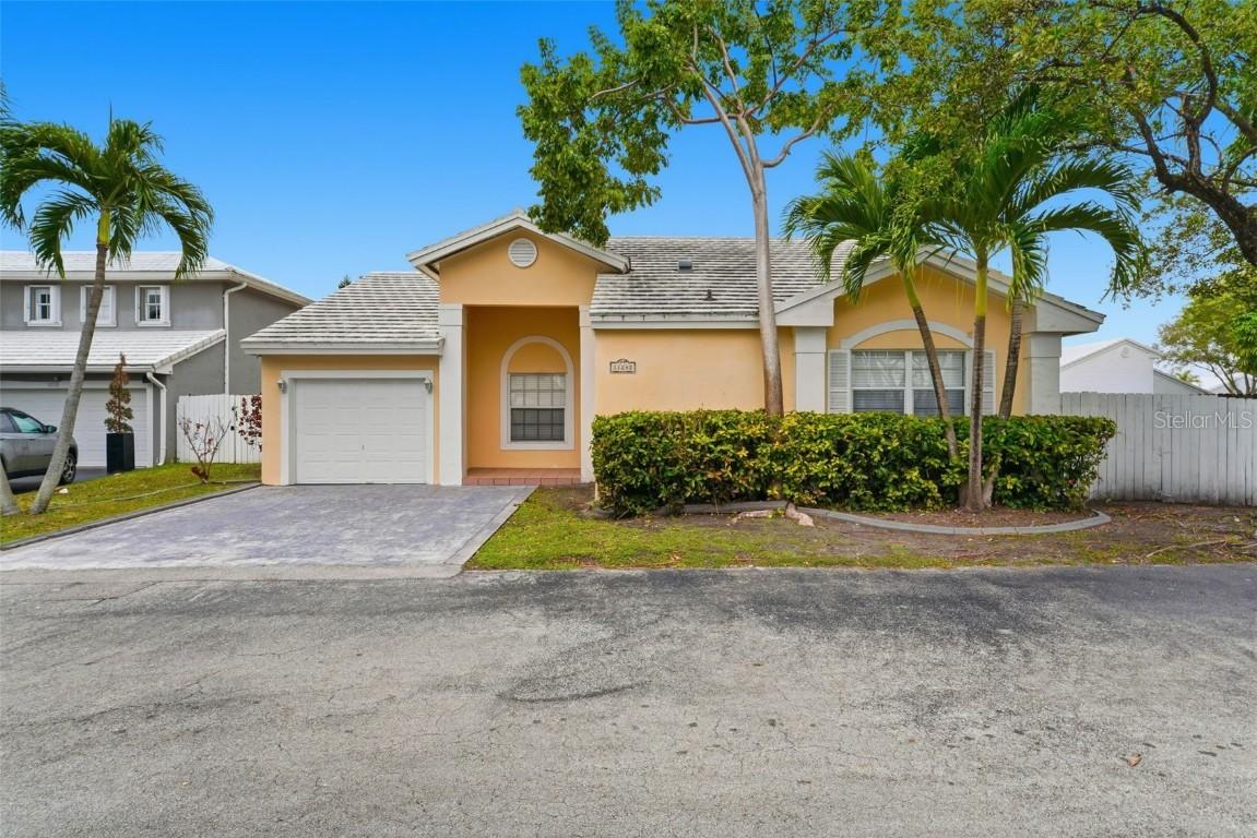 11242 Sw 64th, Miami, FL 33173