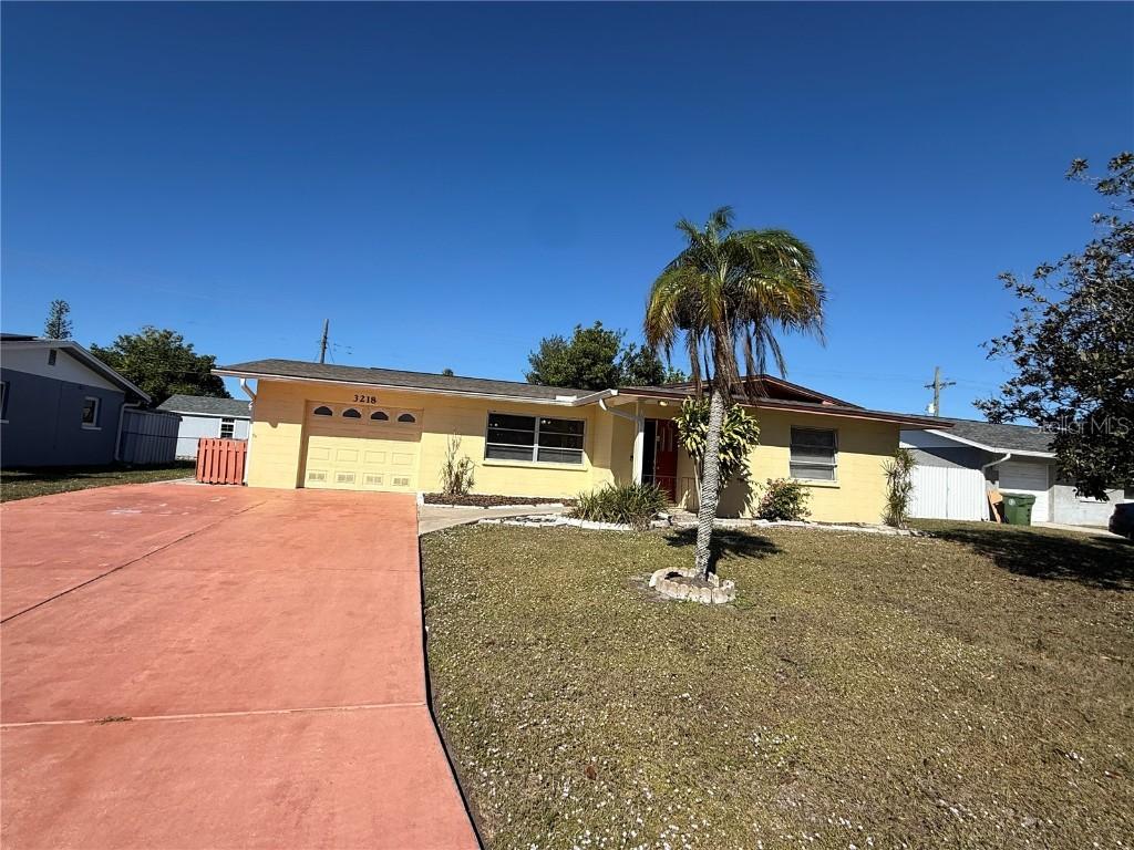 3218 Oxford Dr., Bradenton, FL 34205