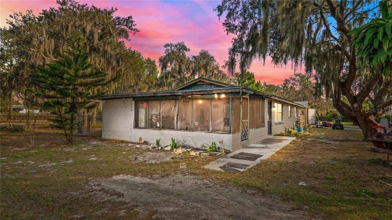 5230 Spirit Lake Rd, Winter Haven, FL 33880