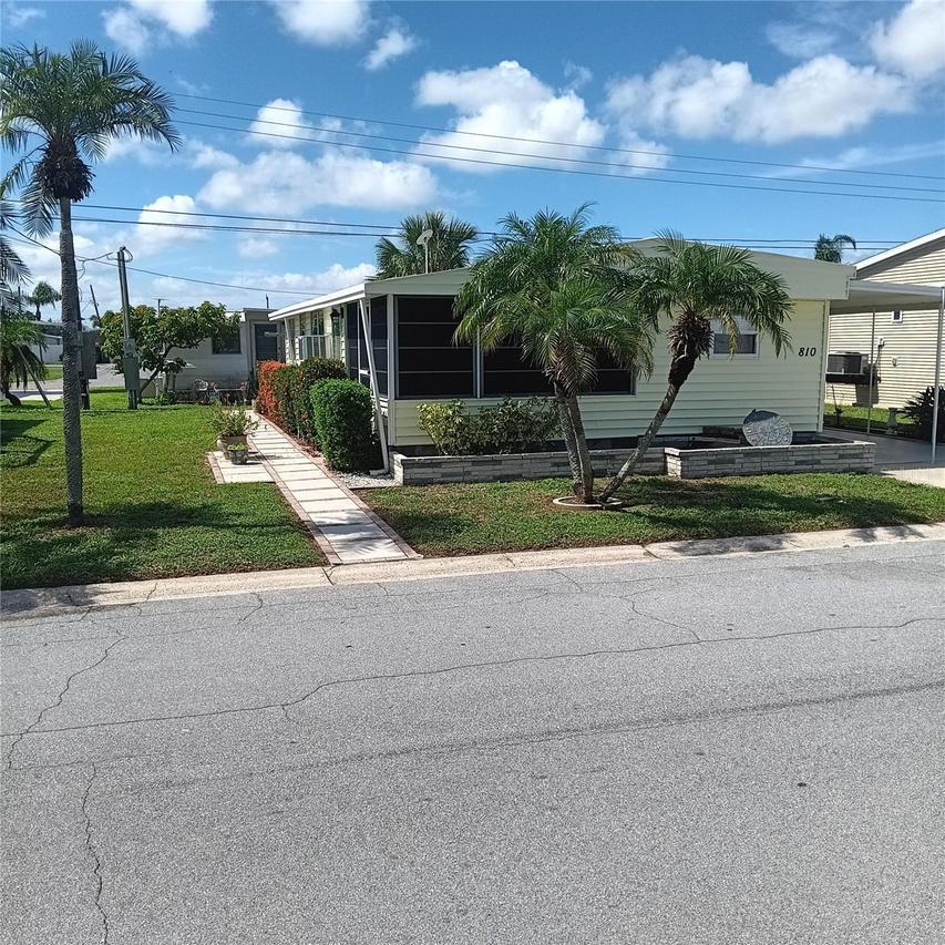 810 49th Ave., Bradenton, FL 34207