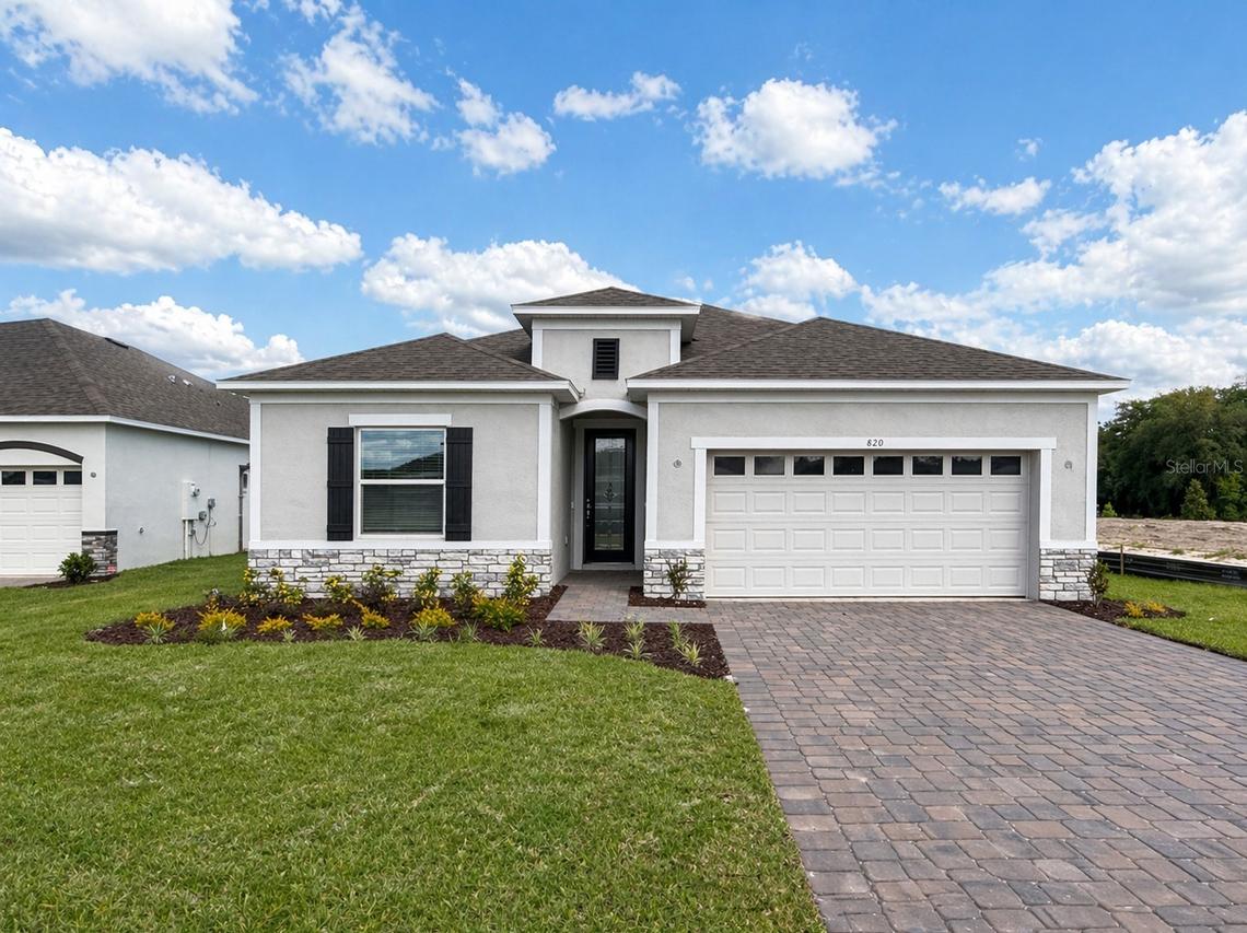 820 Sunshower Dr., Lady Lake, FL 32159