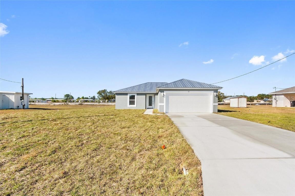 12 Armbruster Ct., Frostproof, FL 33843