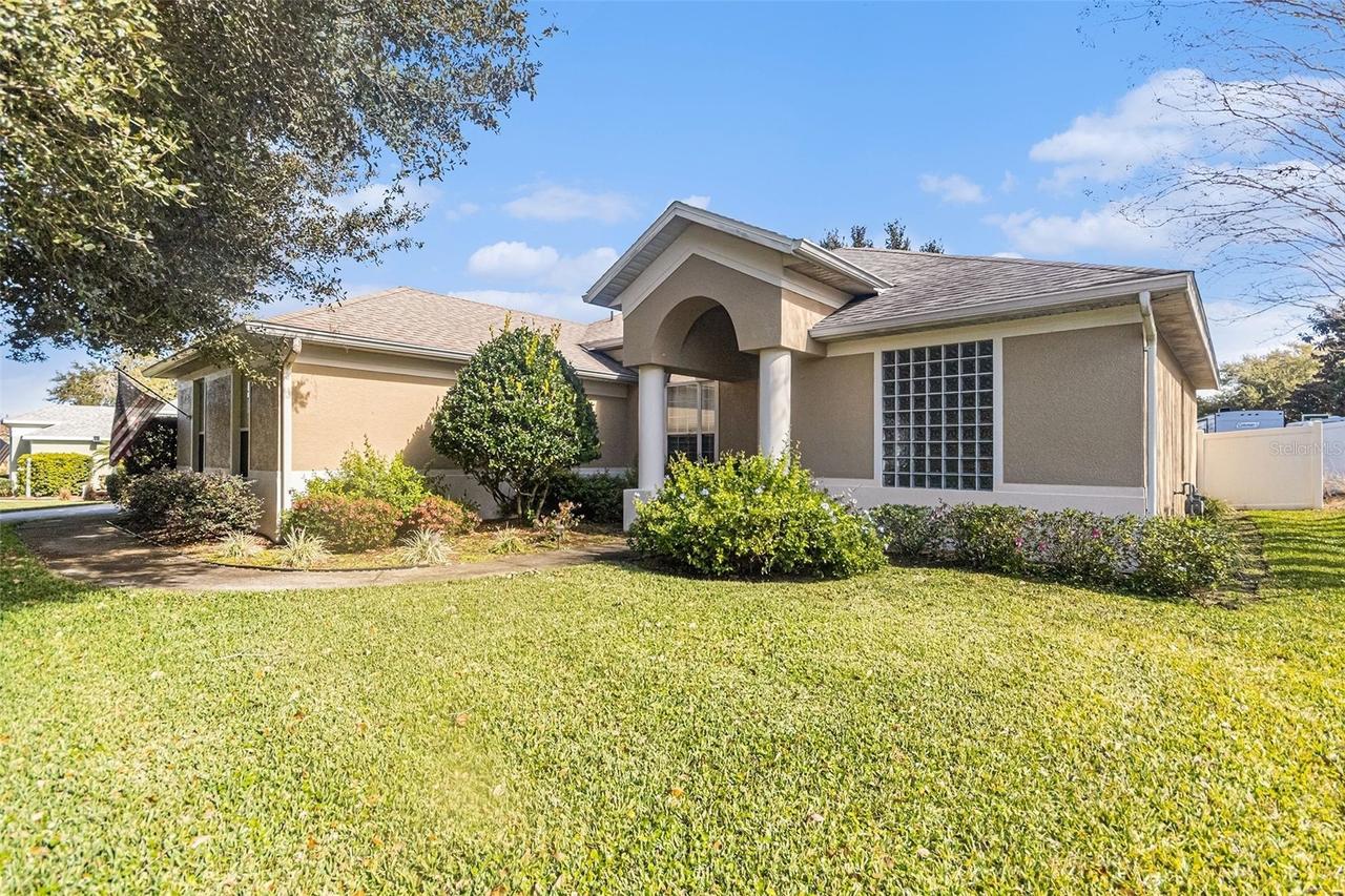 36806 Winfield Ct., Grand Island, FL 32735