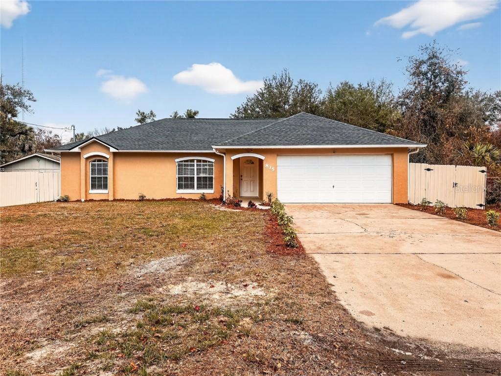 835 Lancaster Ave., Orange City, FL 32763