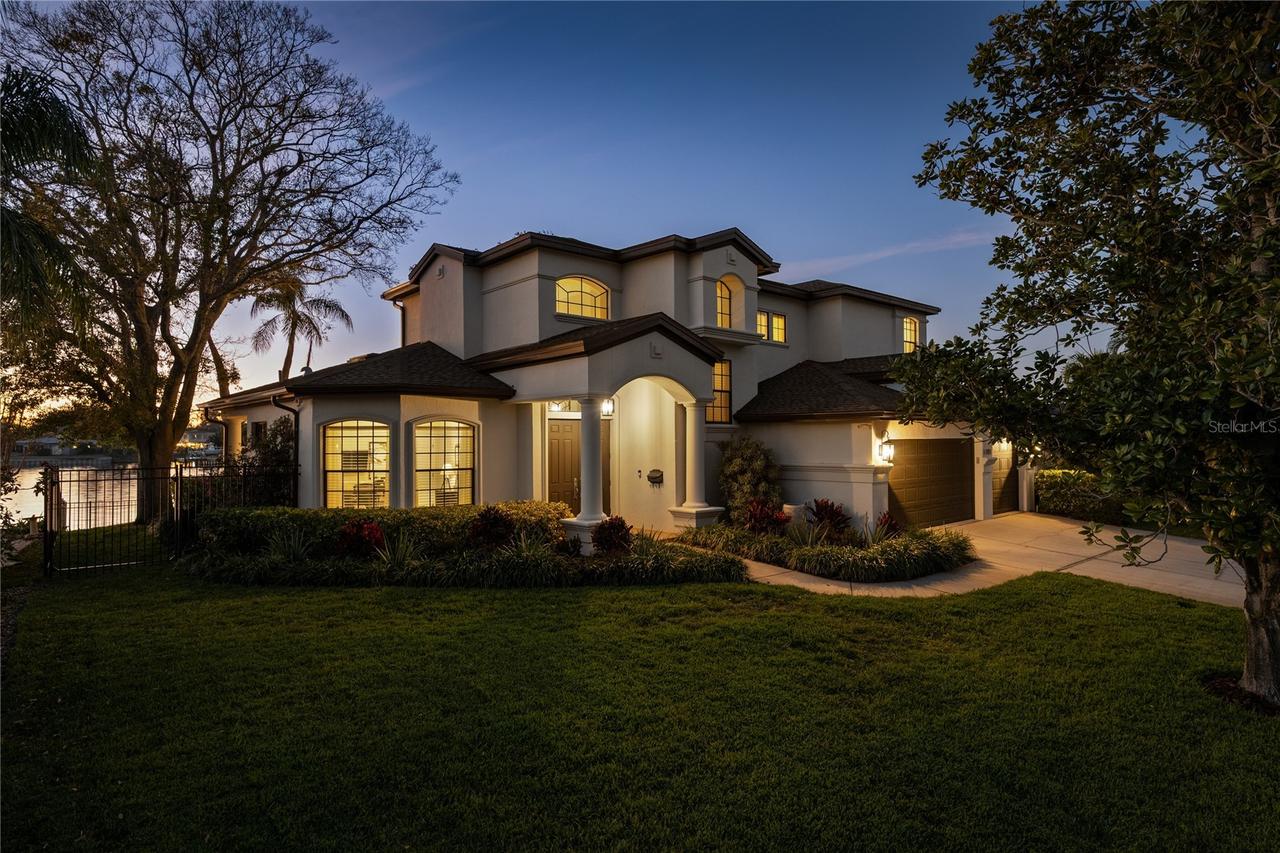 3598 10th St., St Petersburg, FL 33704