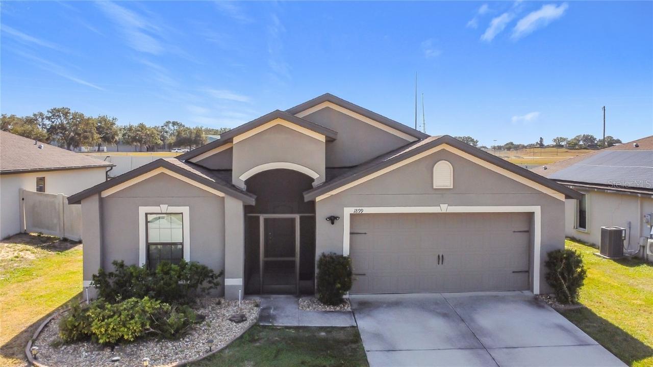 1899 Amber Sweet Cir., Dundee, FL 33838