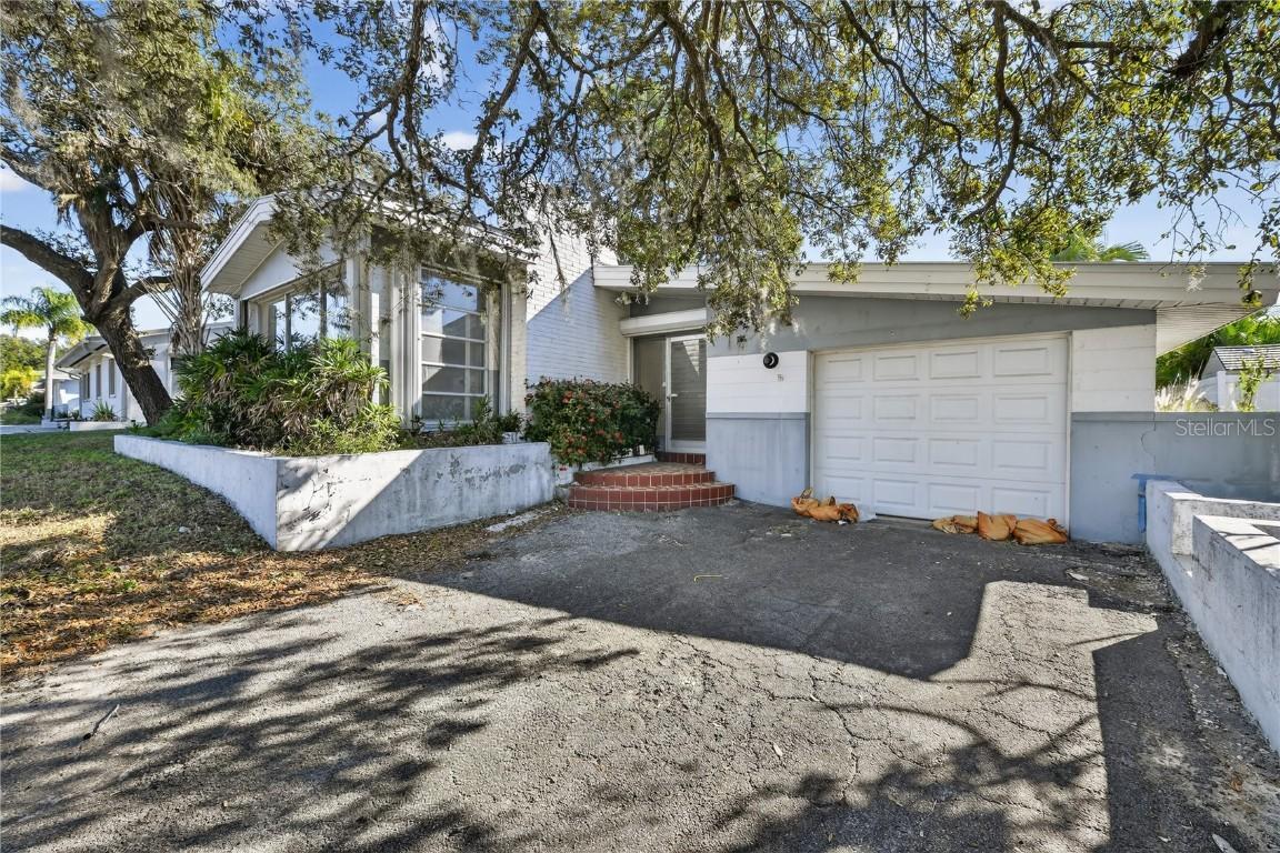 6620 Gulfport Blvd., South Pasadena, FL 33707