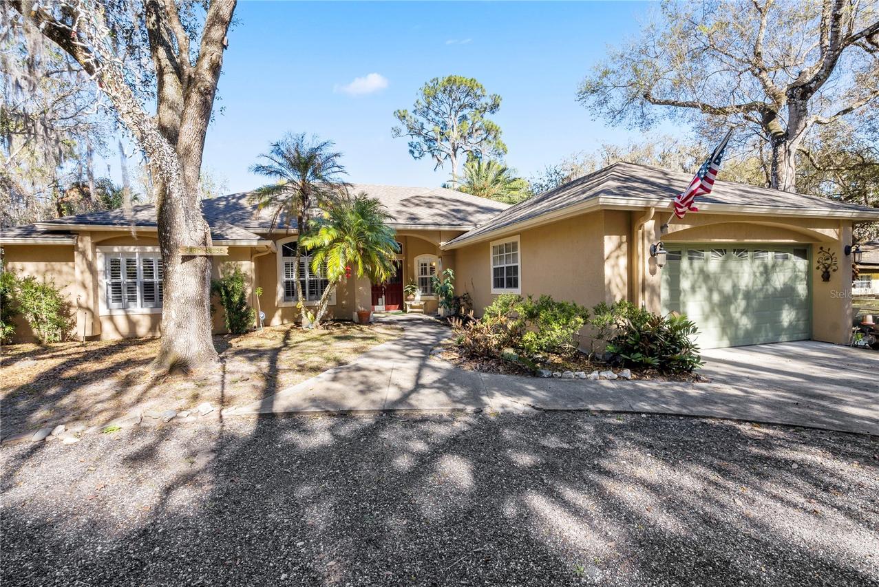 295 N Jungle Rd., Geneva, FL 32732