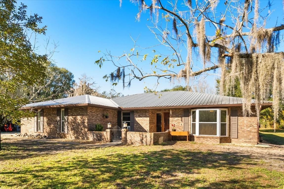 2002 Pine Ct., Deland, FL 32720