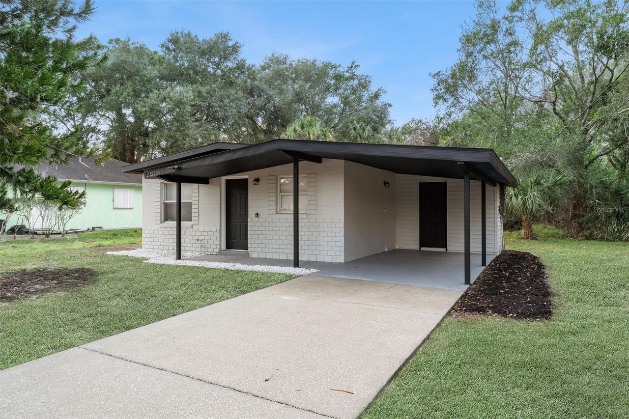 2720 Pineapple Ave., Mims, FL 32754