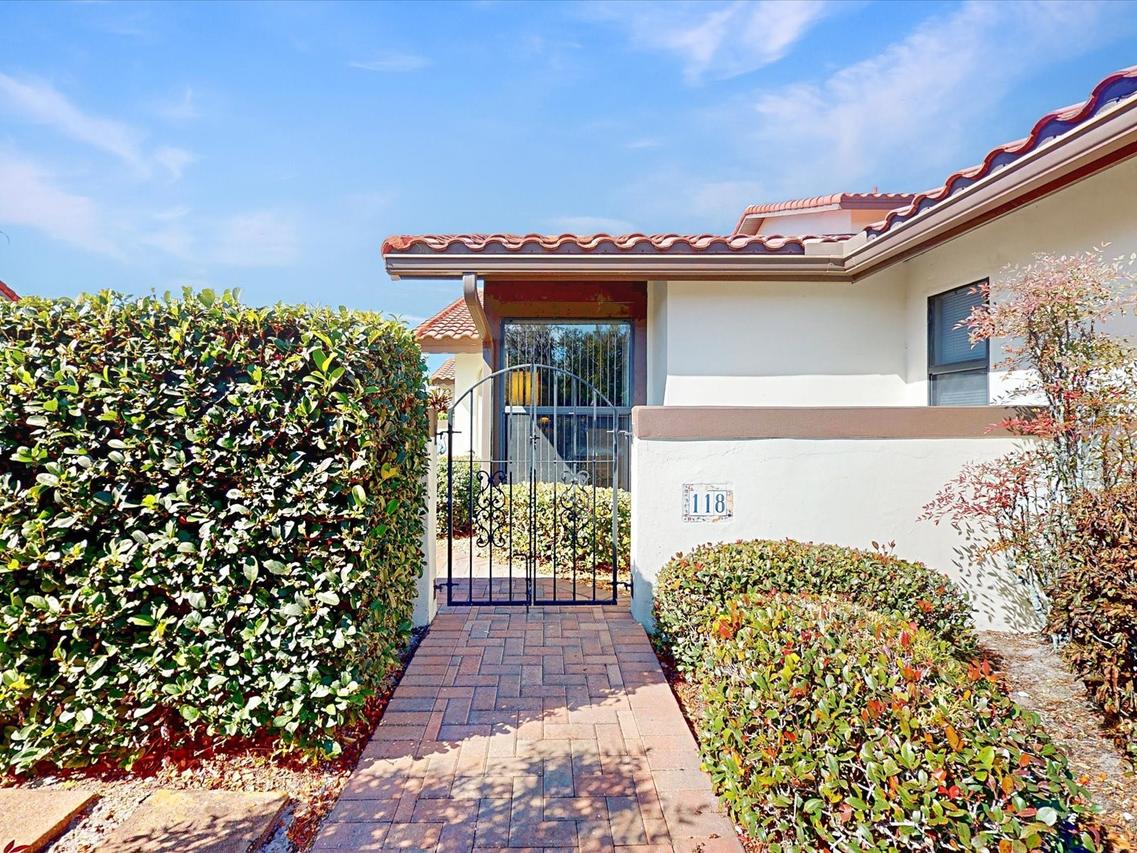 118 NE Coventry Ln., Haines City, FL 33844