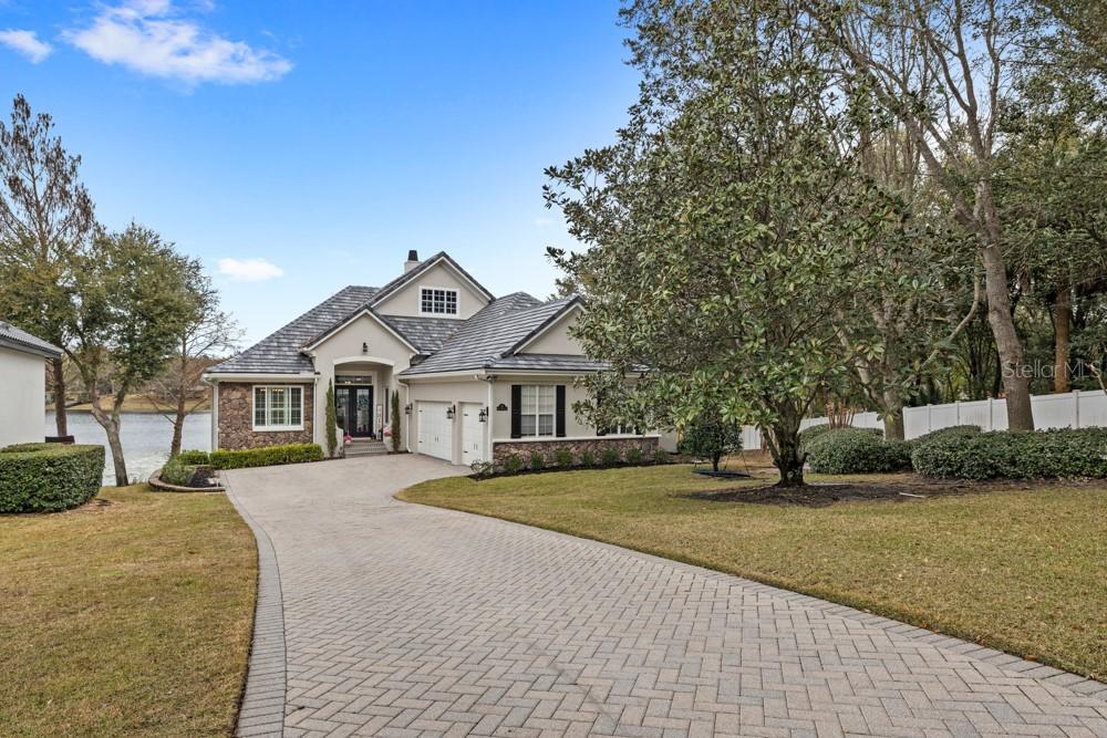 527 W Blue Water Edge Dr., Eustis, FL 32736