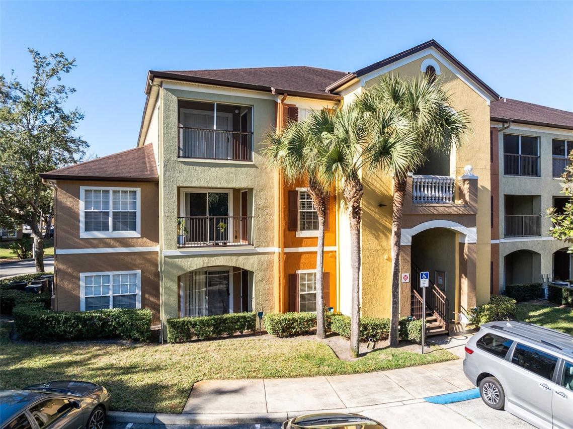 802 Crest Pines Dr. #824, Orlando, FL 32828