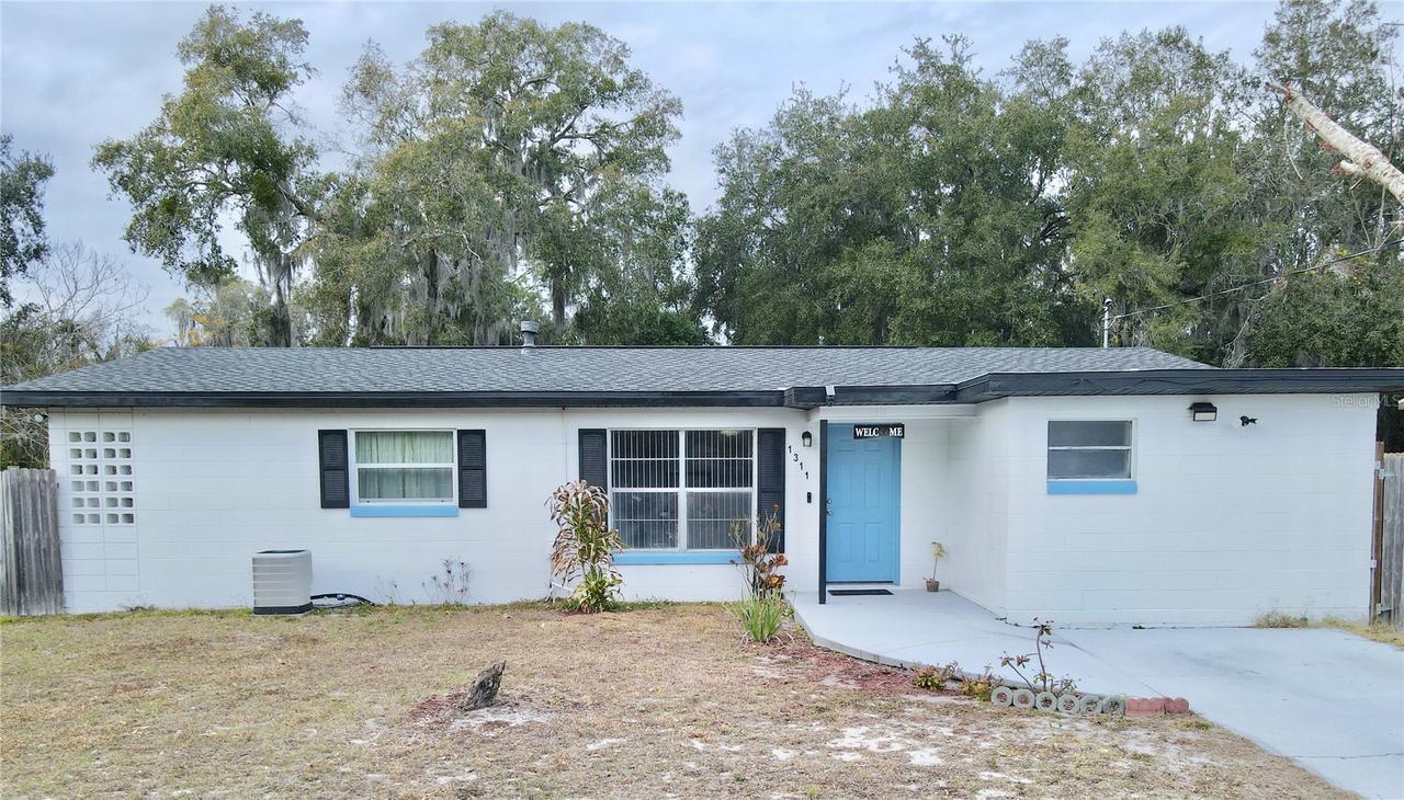 1311 Braebury Dr., Leesburg, FL 34748