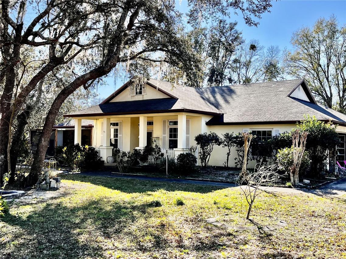 22631 Robbins Rd., Astatula, FL 34705