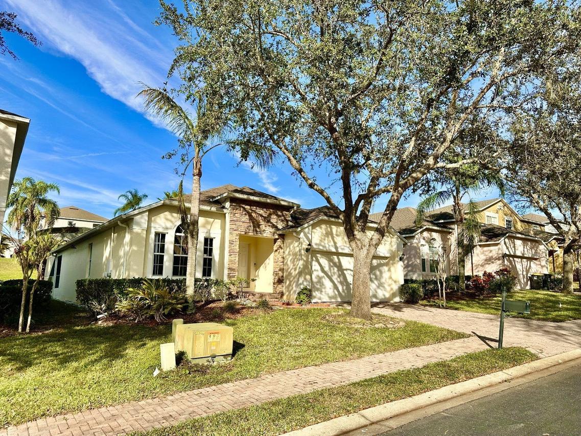 116 Bridgewater Dr., Davenport, FL 33897