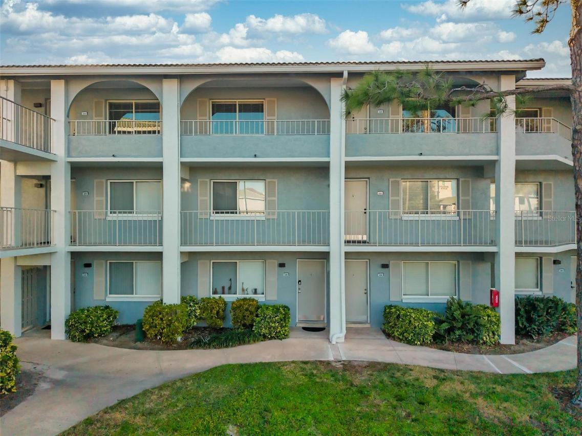 115 Oyster Bay Cir. #320, Altamonte Springs, FL 32701