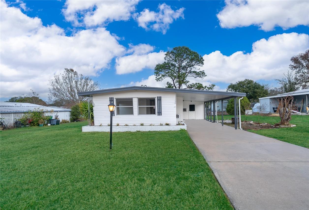 29 Maplehurst Ave., Debary, FL 32713