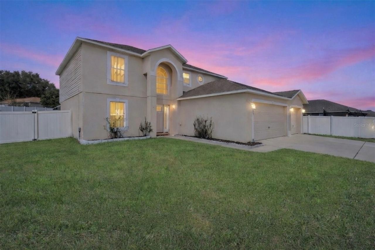 1643 Ridgemoor Dr., Mascotte, FL 34753