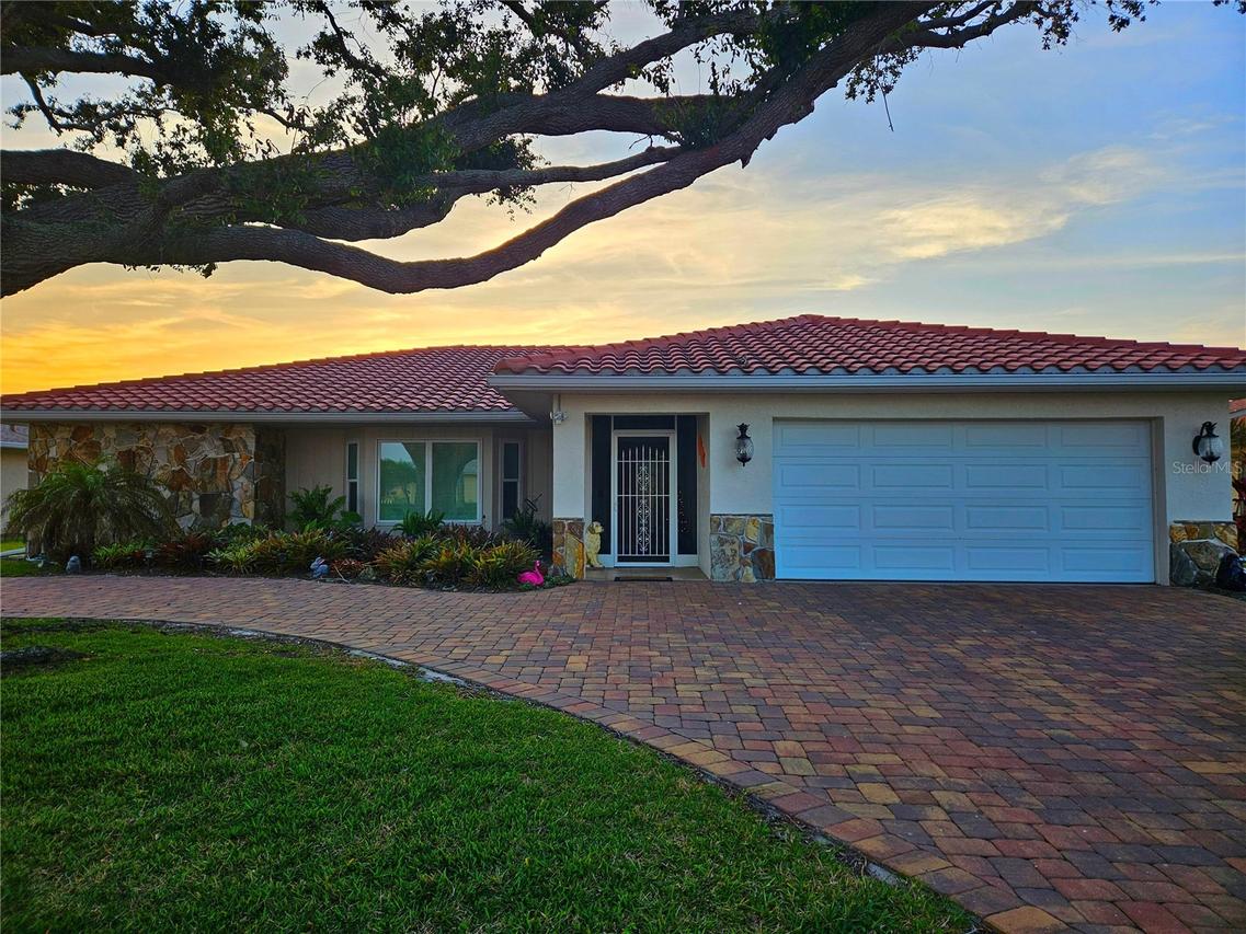 1706 S Lakeside Ct., Venice, FL 34293