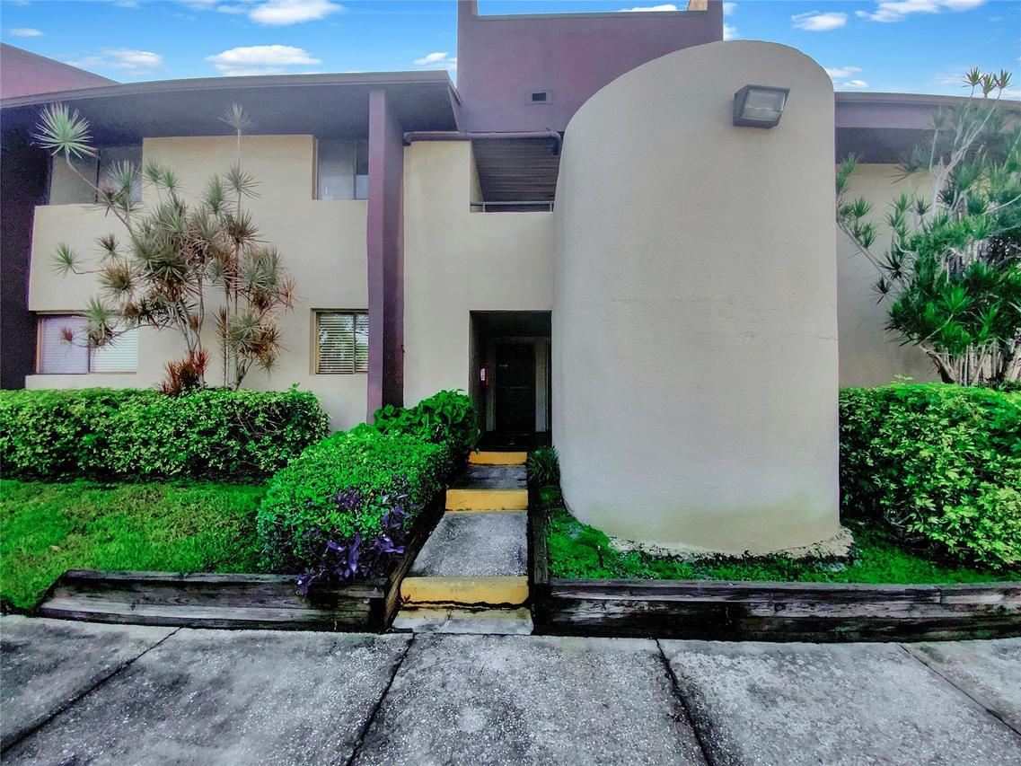 705 S Village Dr. #205, St Petersburg, FL 33716