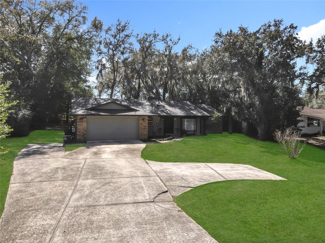 131 E Highbanks Rd., Debary, FL 32713