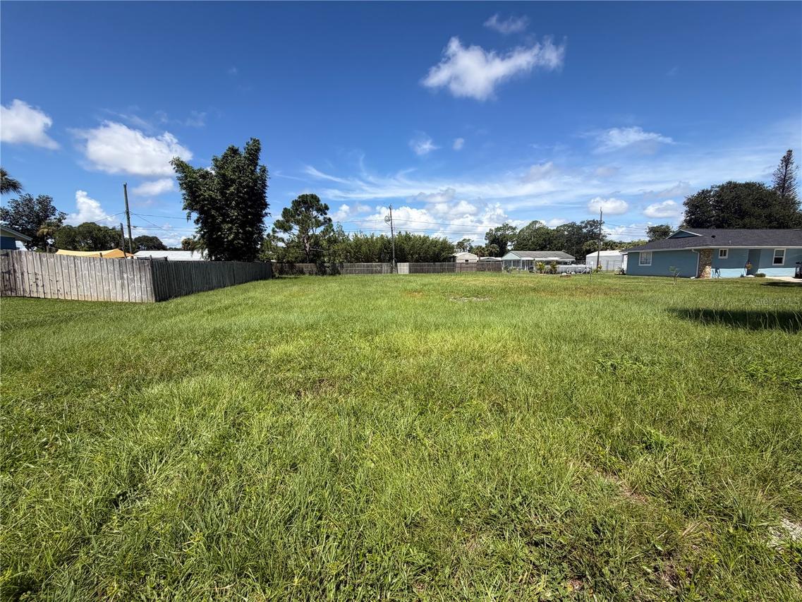 1020 Ruth Dr., Edgewater, FL 32132